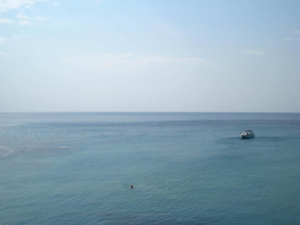 Panorama Hotel Agia Marina  Exterior photo